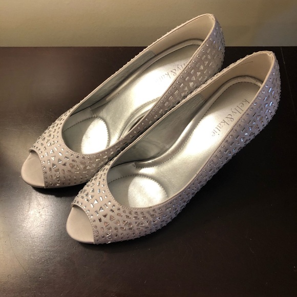 Gently used silver gemstone heels - Picture 3 of 6